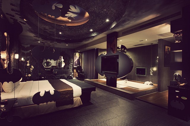Would You Stay Here Batman Themed Hotel Room The Wild