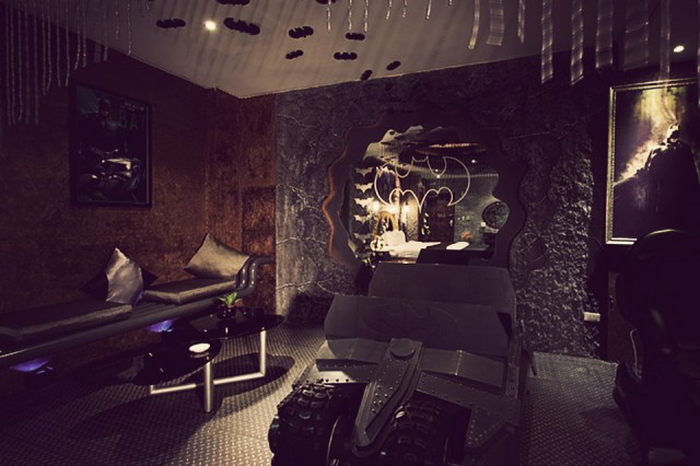 Would You Stay Here Batman Themed Hotel Room The Wild